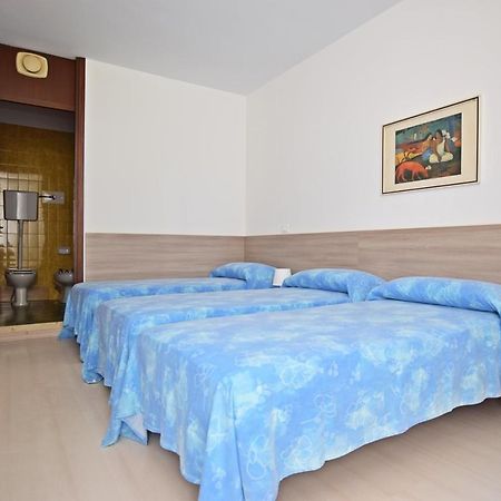 Condominio Luna 1 リニャーノ・サッビアドーロ エクステリア 写真