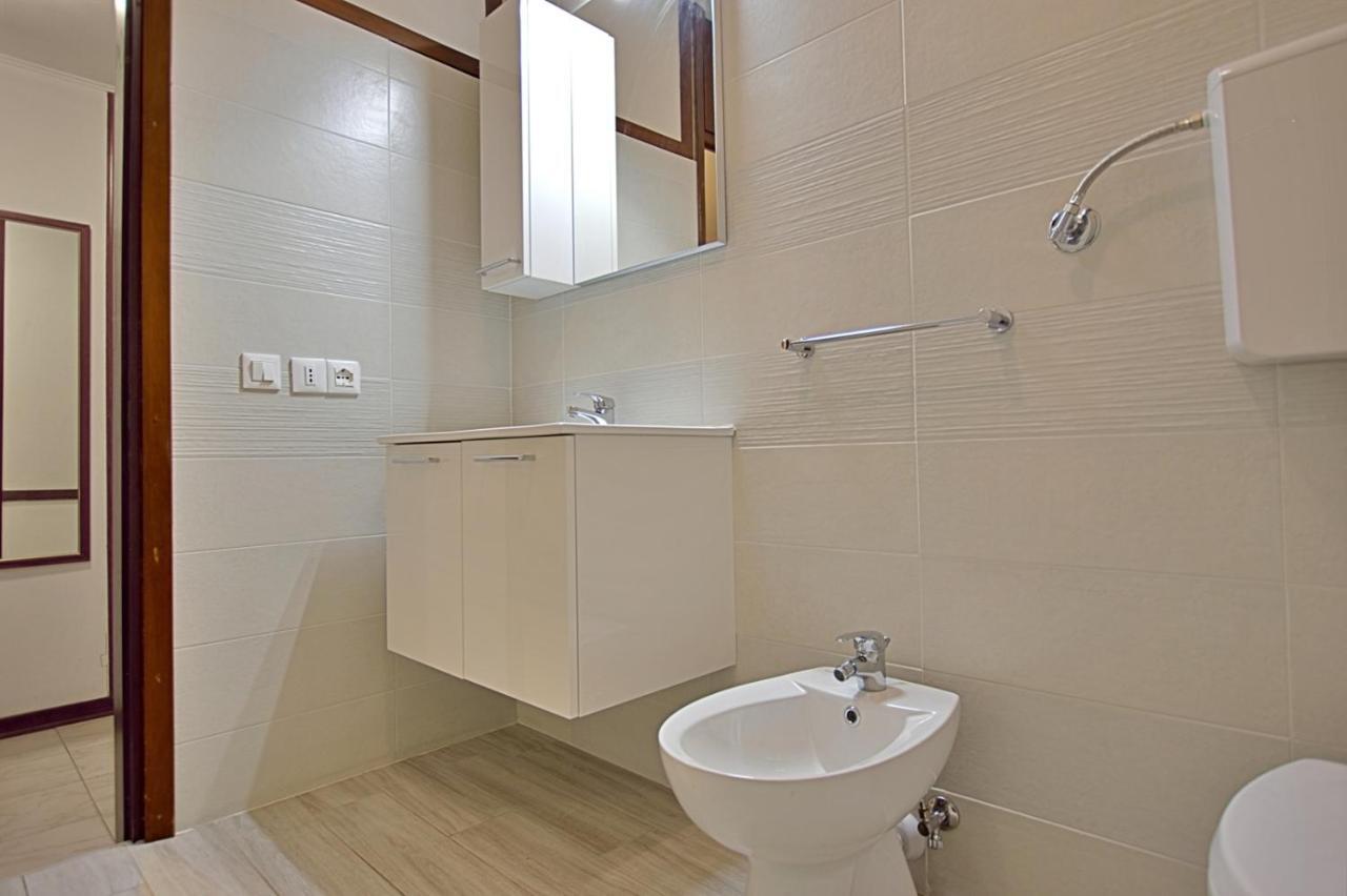 Condominio Luna 1 リニャーノ・サッビアドーロ エクステリア 写真